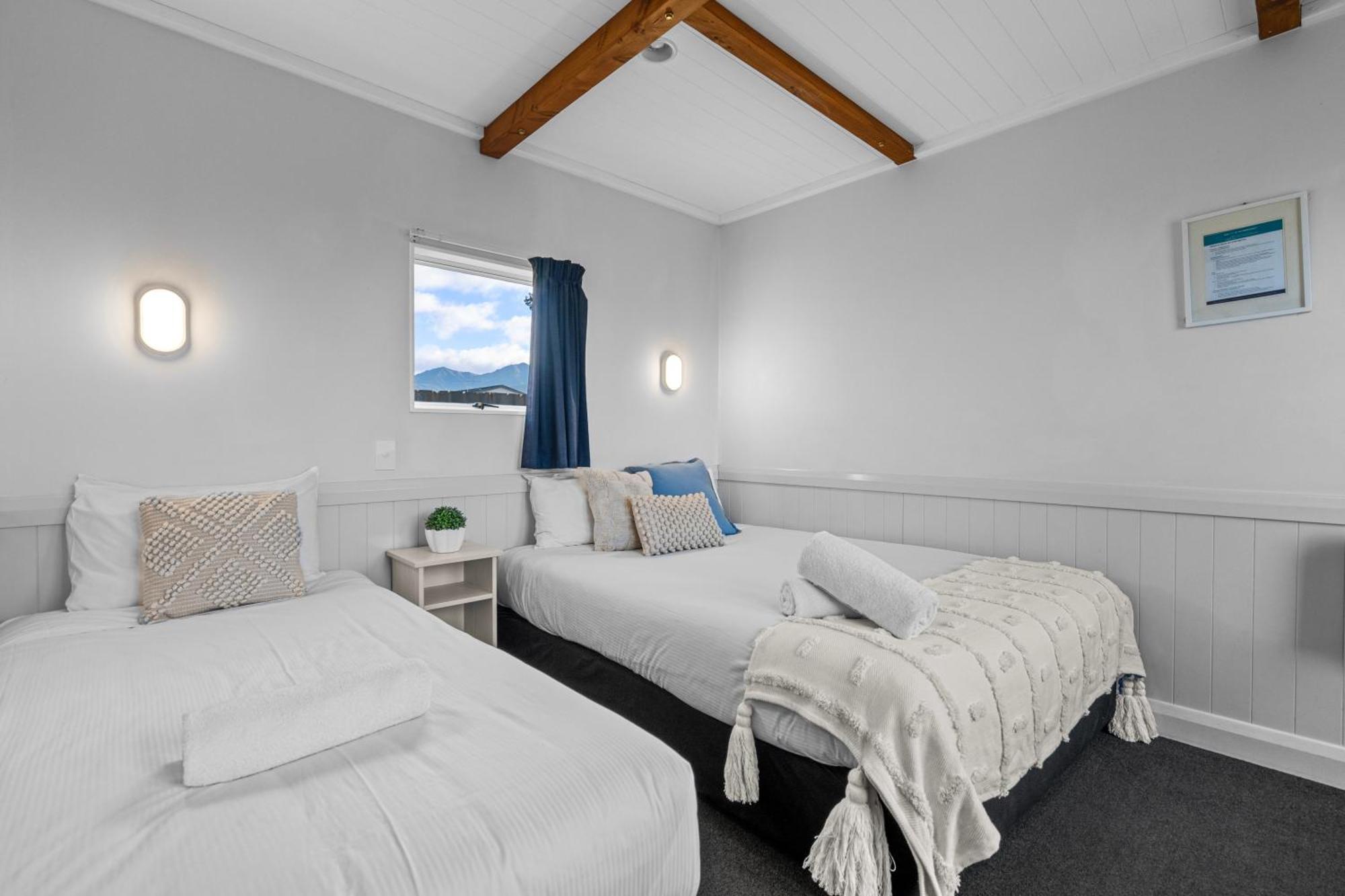 Tasman Holiday Parks - Te Anau Luaran gambar A bedroom at the hotel
