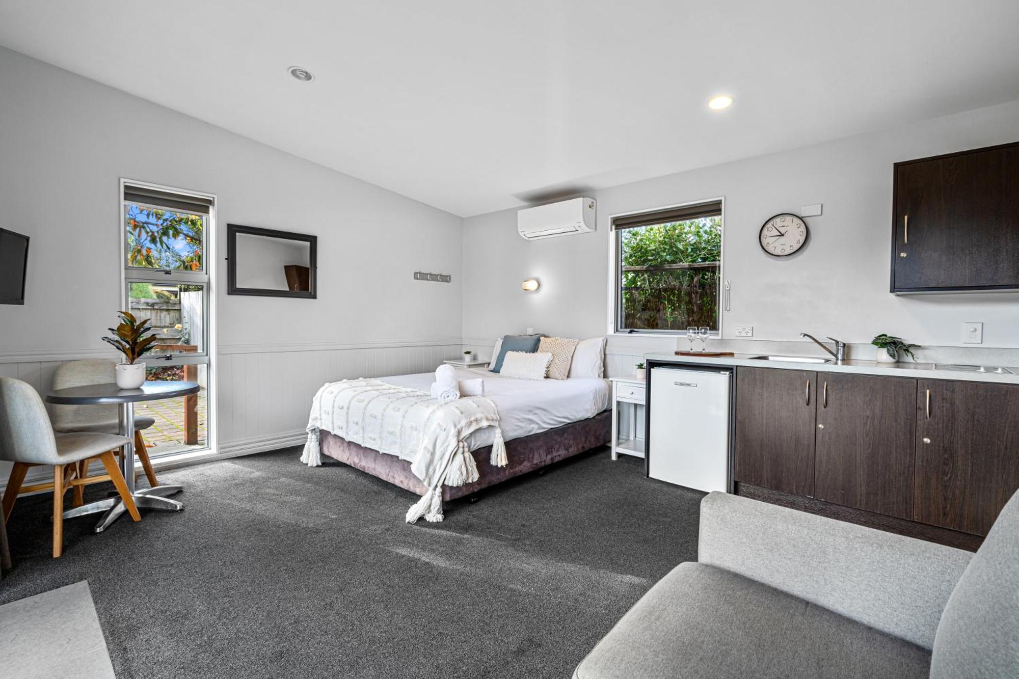 Tasman Holiday Parks - Te Anau Luaran gambar A studio apartment in Australia