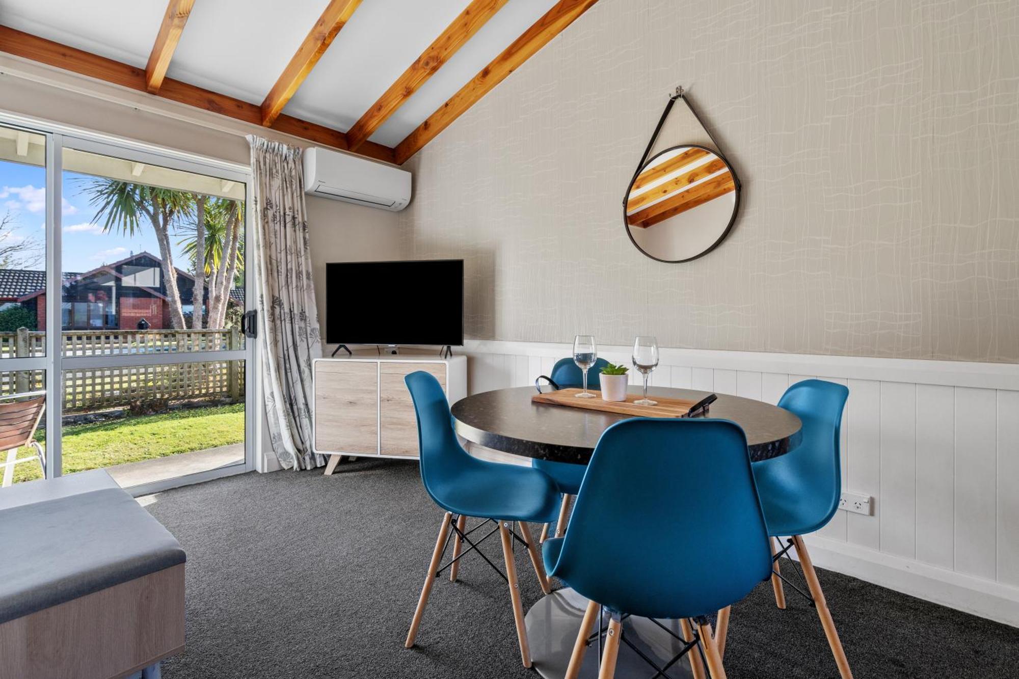 Tasman Holiday Parks - Te Anau Luaran gambar A typical one-bedroom apartment at the hotel