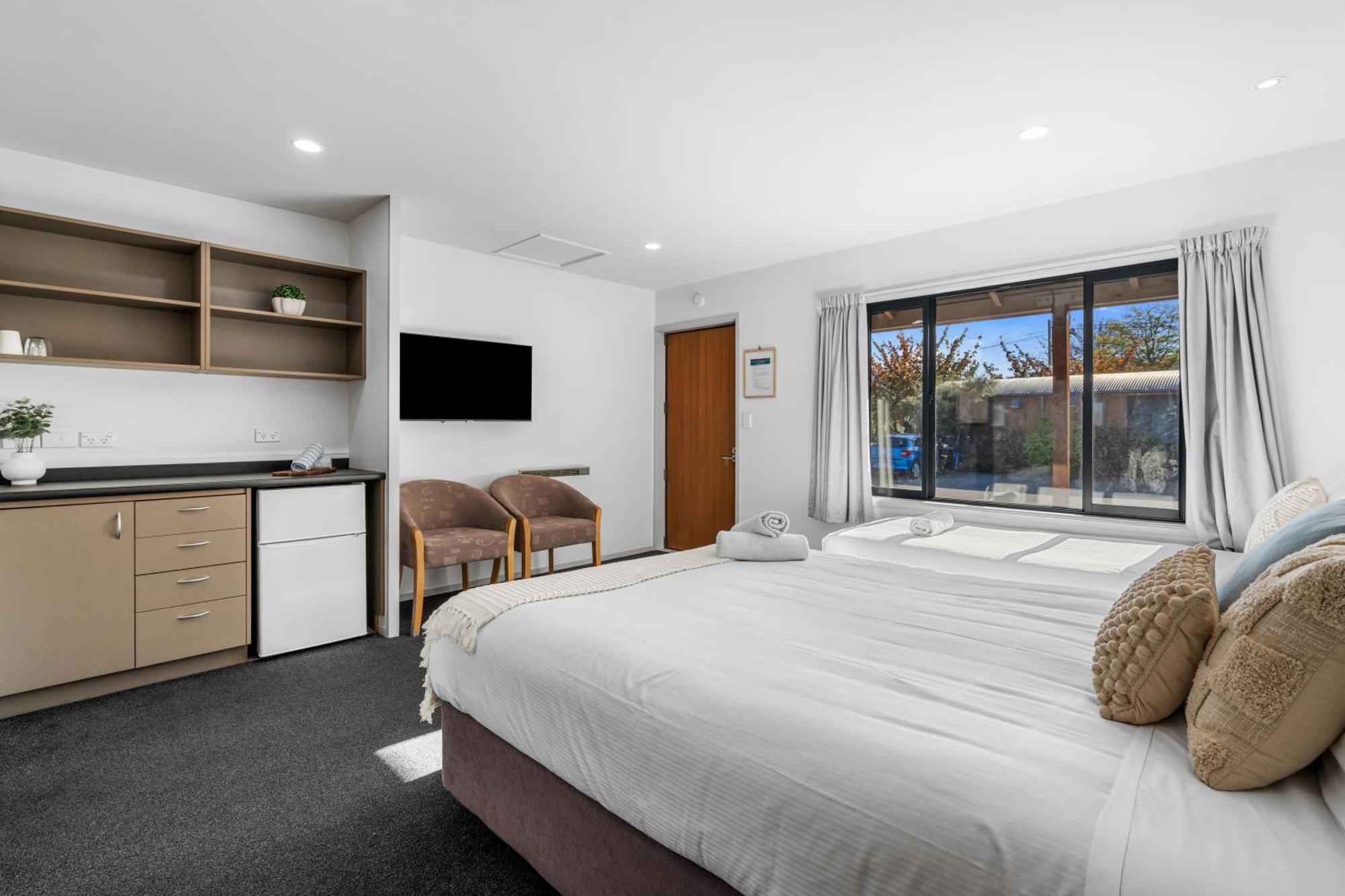 Tasman Holiday Parks - Te Anau Luaran gambar A studio apartment in Australia